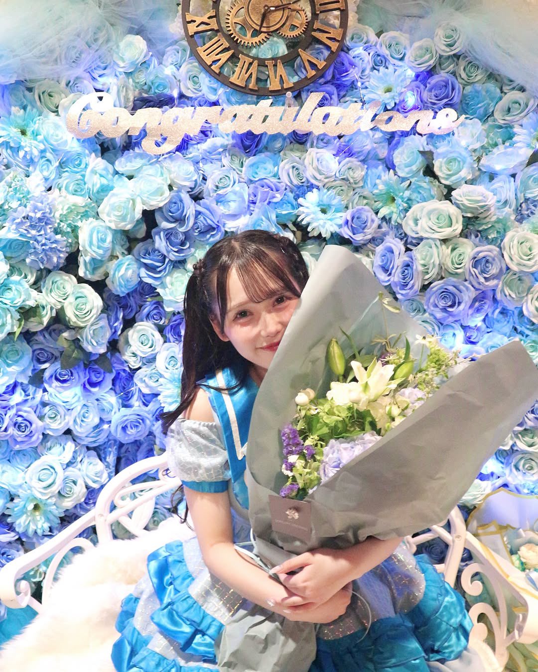 ヤングマガジンNo.38 当選品 西綾乃 チェキ１点 Amazon.co.jp: 西綾乃1st写真集: キラキラ : 西綾乃: 本