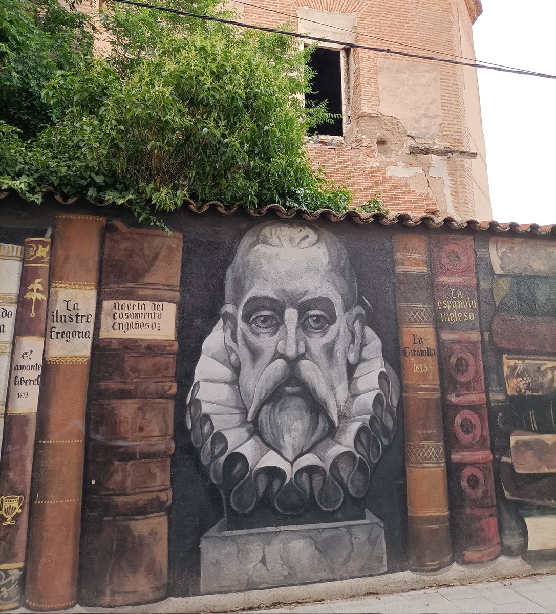 Mural cervantino en Tordesillas #Valladolid. Pieza de Carlos Adeva, el muralista del Duero. La calle como inspiración para repensar la cultura y la historia