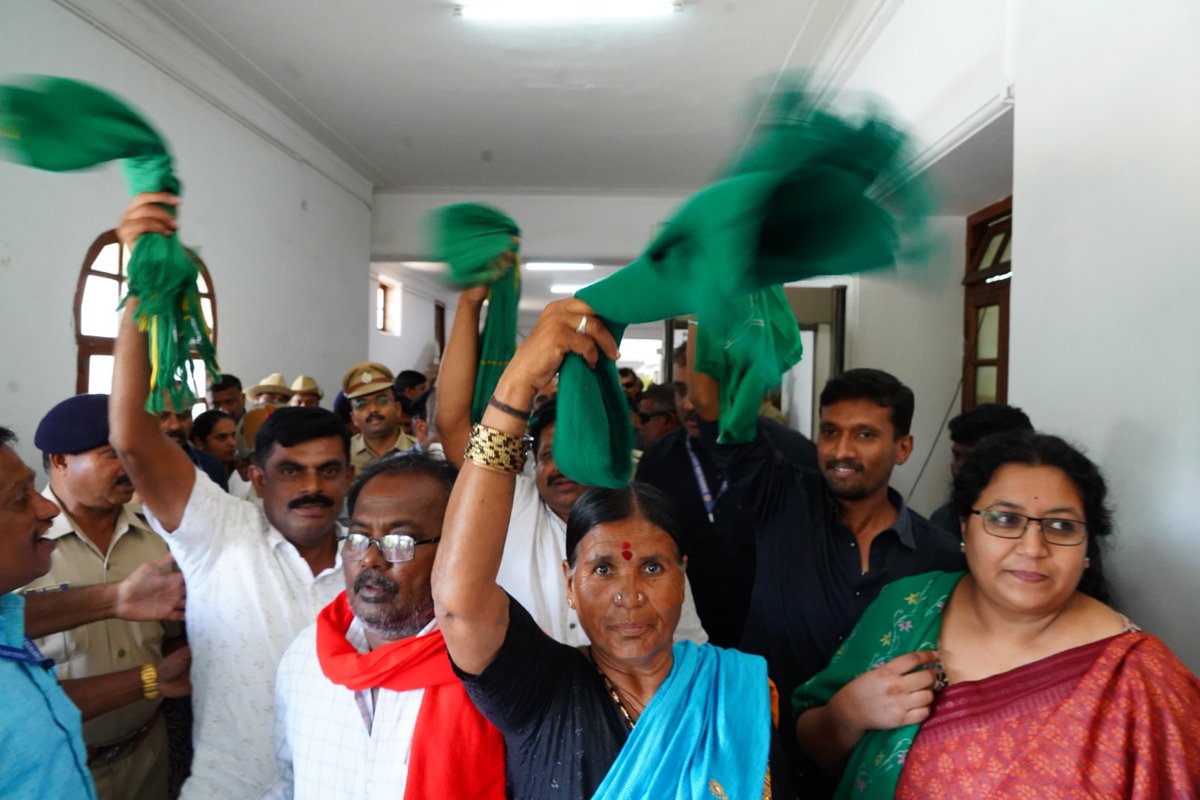 DHANALAKSHMIND3's tweet image. ರೈತರು ಗೆದ್ದರು🤗✊