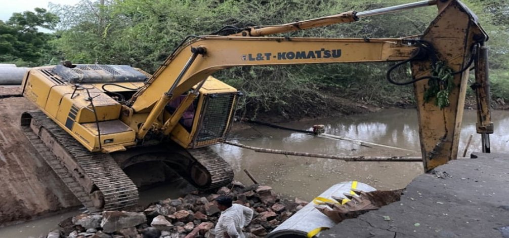 Bridge slab collapses in Junagadh village during demolition process; no injuries