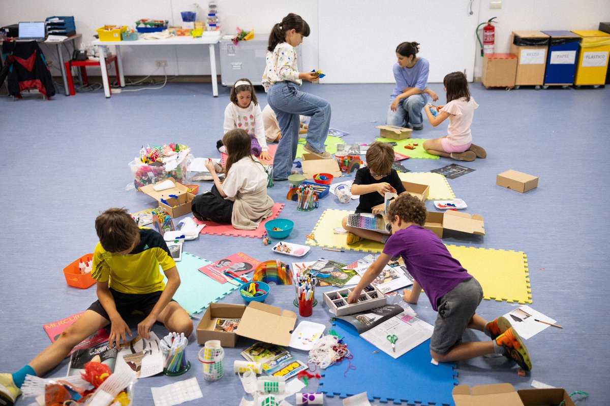 CGACSantiago's tweet image. Tiro porque me toca! 🎲
Neste taller inspirámonos nos icónicos xogos e pezas de xoguete de Concha Jerez e José Iges. E si, chegamos as metas dos nosos taboleiros! 😁
Podes ver o álbum completo aquí:
facebook.com/media/set?vani…