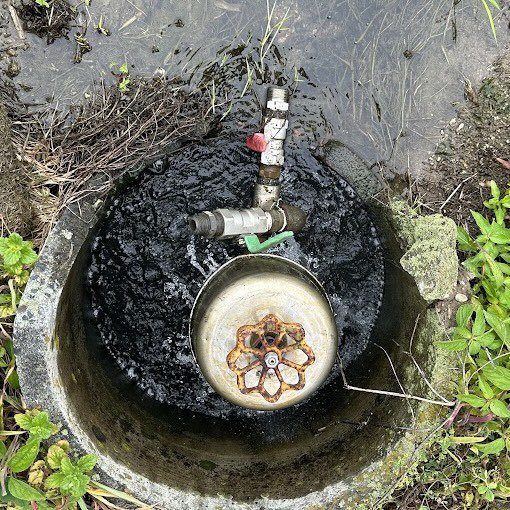 お米づくりに欠かせない、揚水場の水中ポンプ。
今日はそのメンテナンスに行ってきました。
いろいろ課題や問題も山積みの分野ですが、
美味しいお米が育つための“当たり前”を、これからも支えていきたいと思います！