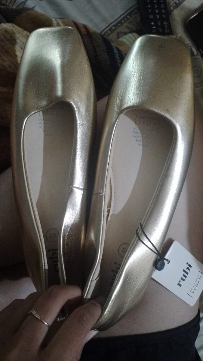 littytweety's tweet photo. wts flat shoes rubi &amp; essentials 
new belom pernah dipake(salah beli ukuran)
📌uk 38/39
💸rubi 200k, essentials 100k
dom malang bisa cod/j&amp;t https://t.co/SMO5BPb4kF