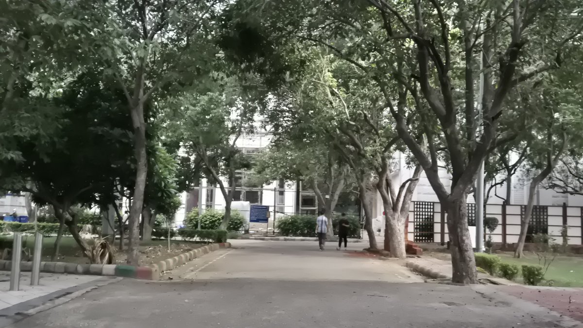 FirstNation's tweet photo. Opening banquets is creating chaos at the complex. Now they’re blocking walkways with side grills, and vehicles drive inside, endangering daily walkers. Not safe at all.
#YSC is busy commercializing public space, allotting it to banquets.
@LtGovDelhi @CMODelhi @khurpenchh https://t.co/DnUgqPvMrV