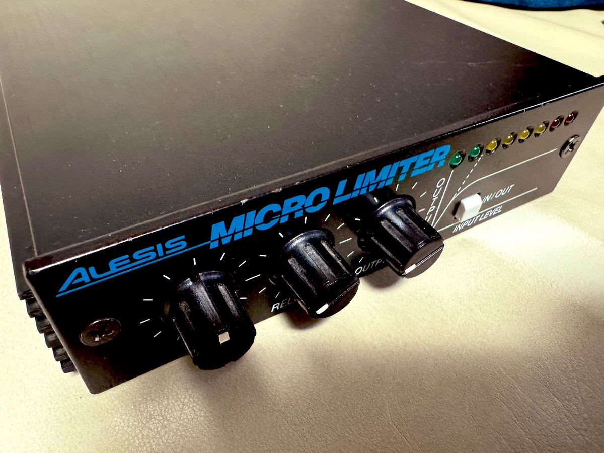 mng

めちゃ綺麗な個体✨

#ALESIS 
#MICROLIMITER
