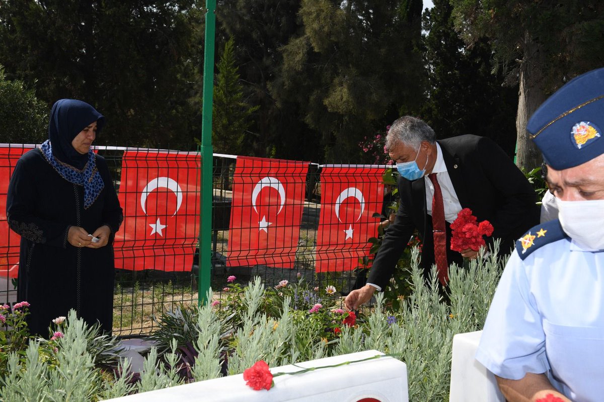 ZeydanKaralar01's tweet image. “Egemenlik, kayıtsız şartsız milletindir.”
Milletin iradesine yönelen her türlü darbe girişiminin dün olduğu gibi bugün de karşısındayız. Halkın iradesinin üzerinde hiçbir gücü meşru görmüyoruz.
15 Temmuz Demokrasi ve Milli Birlik Günü’nde, demokrasi uğruna canını feda eden…