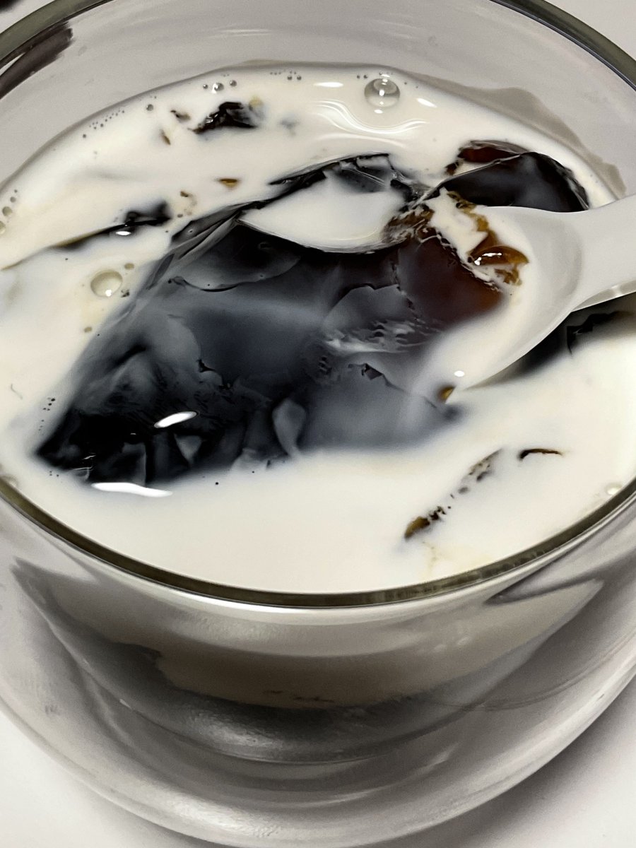 takecyanful's tweet image. おやつタイム🕰️
　　コーヒーゼリー😻