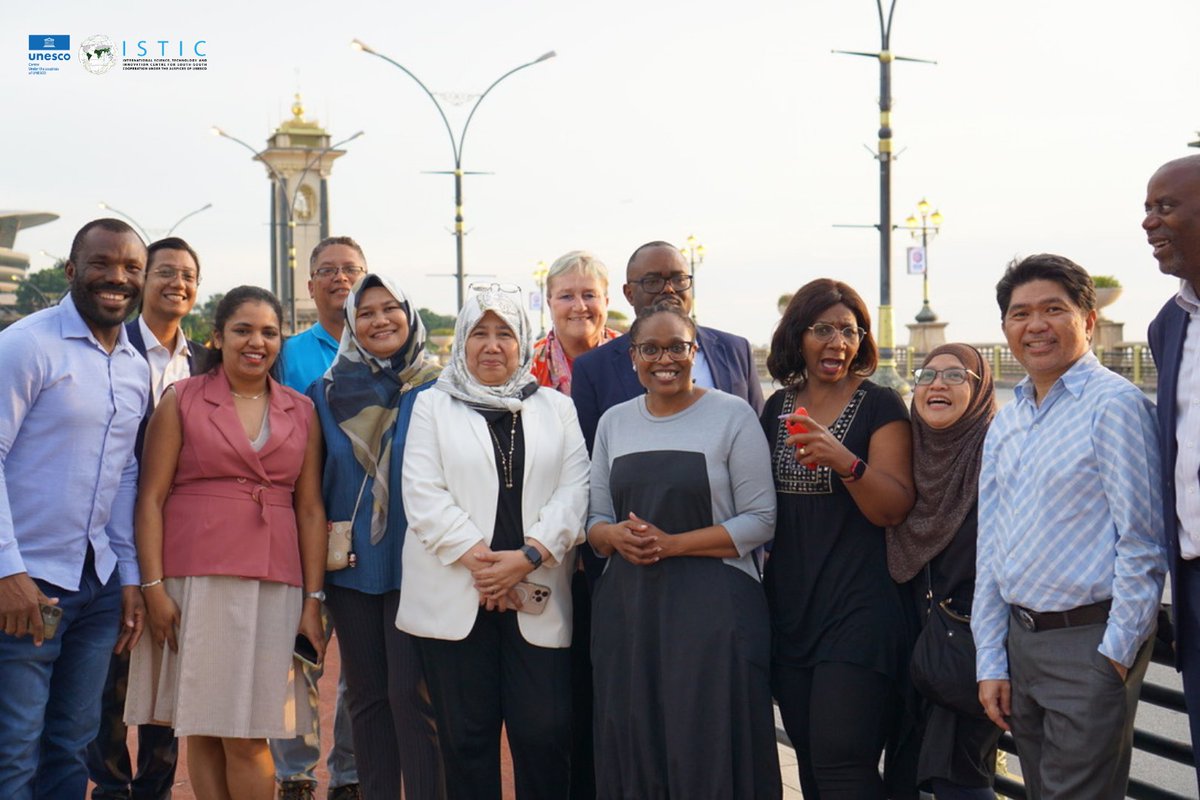 istic_unesco's tweet image. ISTIC is pleased to host the South African delegation for an STI-focused visit to 🇲🇾 Malaysia & 🇮🇩 Indonesia. Day 1 featured visits to MRANTI & ASM, advancing South–South collaboration in science, policy & innovation 🤝