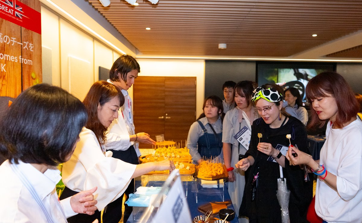 UKPavilion2025's tweet image. 2日間にわたる英国パビリオンの「Festival of Flavours」にお越しいただいた7,000人以上の皆さま、本当にありがとうございました!そして、英国の食・飲・音楽の魅力を届けてくれたアレックス・ジェームスにも感謝を。 #Expo2025 における、まさに“英国の味”を体感できるひとときとなりました。