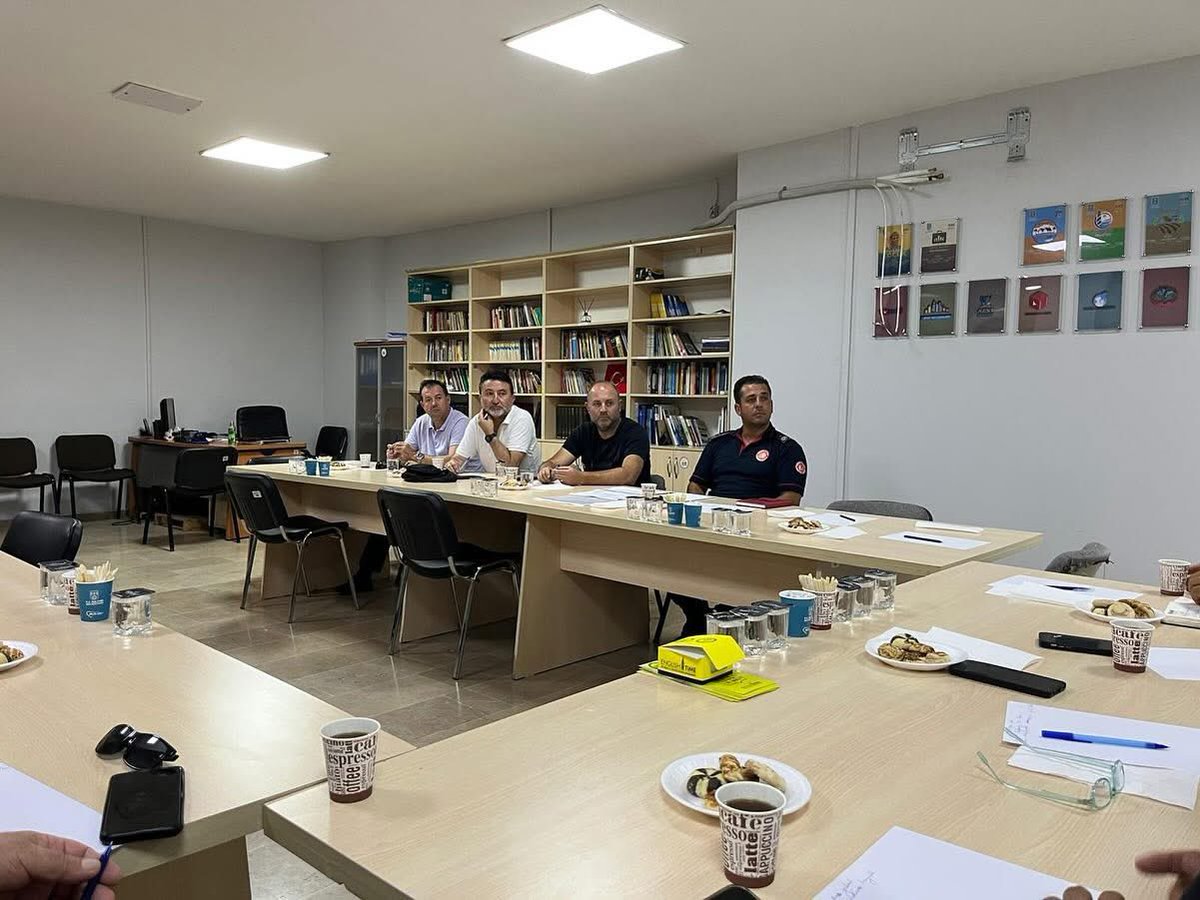 Ülkemiz ve bölgemizde can yakan Yangınlarla ilgili Tarım ve Hayvancılık Komisyonumuz tarafından düzenlenen, bölgemizdeki ilgili kuruluşlarla yangınların çıkış sebepleri ile çözüm önerileri ve işbirliklerinin geliştirilmesine yönelik toplantımızı gerçekleştirdik.