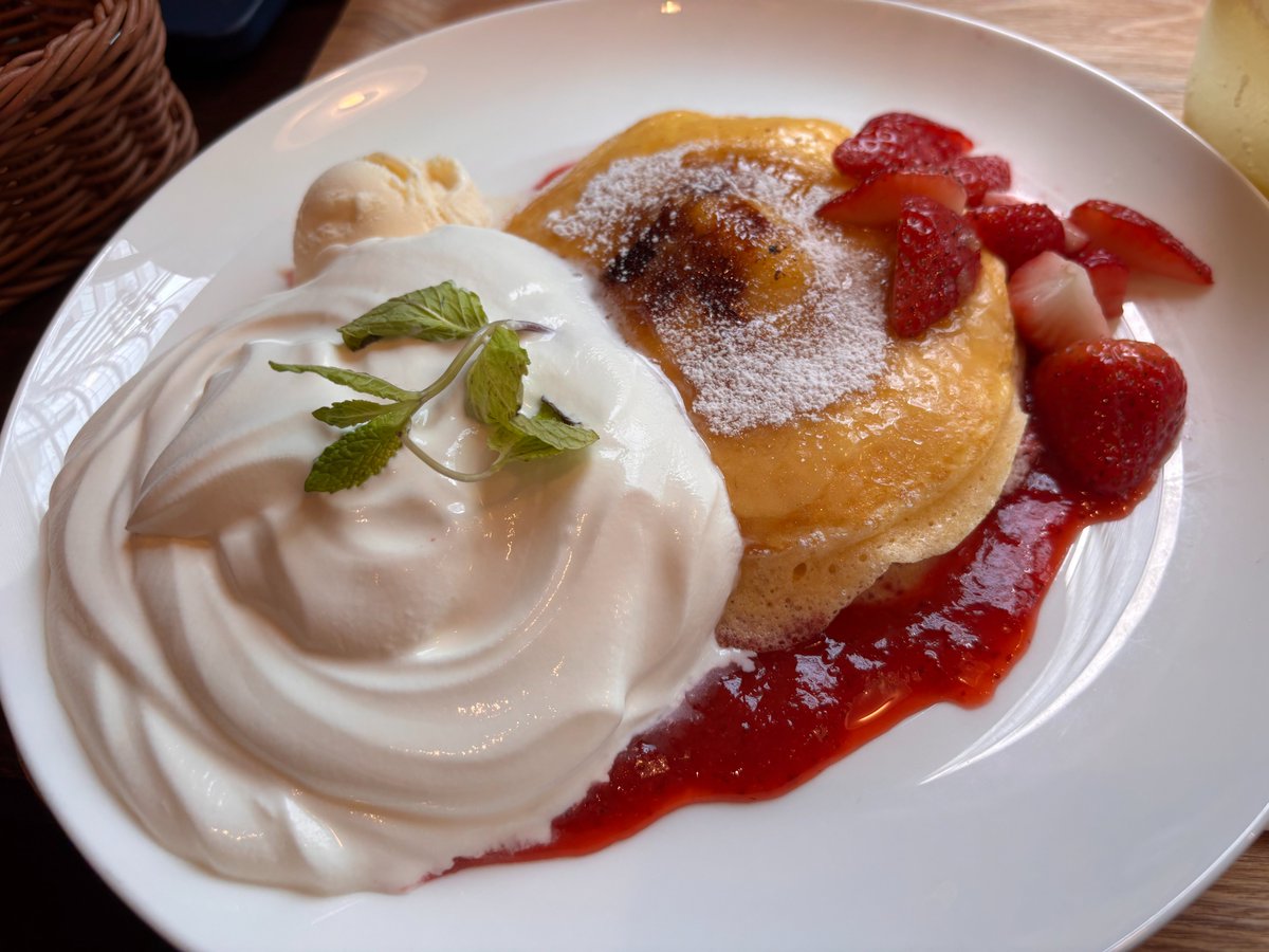 MediF_official's tweet photo. #覆面調査 後のお楽しみはやっぱり美味しいスイーツ🍰今日も一日頑張った自分へのご褒美です💪

皆さんのお気に入りスイーツも教えてくださいね♪

#MediF で楽しく働きながら、日常の喜びも見つけましょう！ https://t.co/5VYOtJJ83t