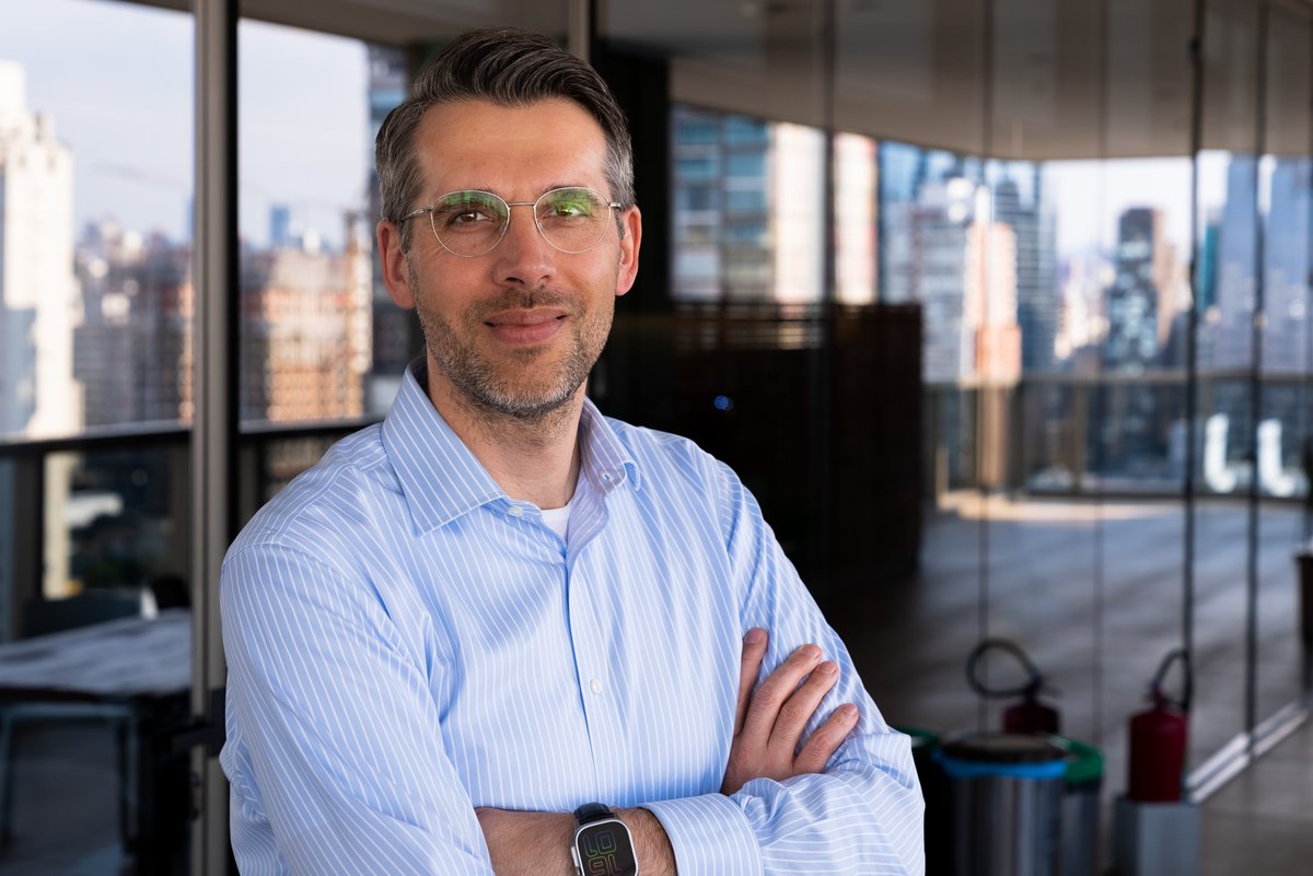 Julius Baer (@juliusbaer) on Twitter photo Trade tensions may be lingering, but #earningsseason kicks off today and is ready to take centre stage. Tune in to the #MovingMarkets podcast where we explore the latest market moves and take a closer look at #gold and #silver.
Listen now:   
➡️Apple: ow.ly/oalk50SYeKg Trade tensions may be lingering, but #earningsseason kicks off today and is ready to take centre stage. Tune in to the #MovingMarkets podcast where we explore the latest market moves and take a closer look at #gold and #silver.
Listen now:   
➡️Apple: ow.ly/oalk50SYeKg