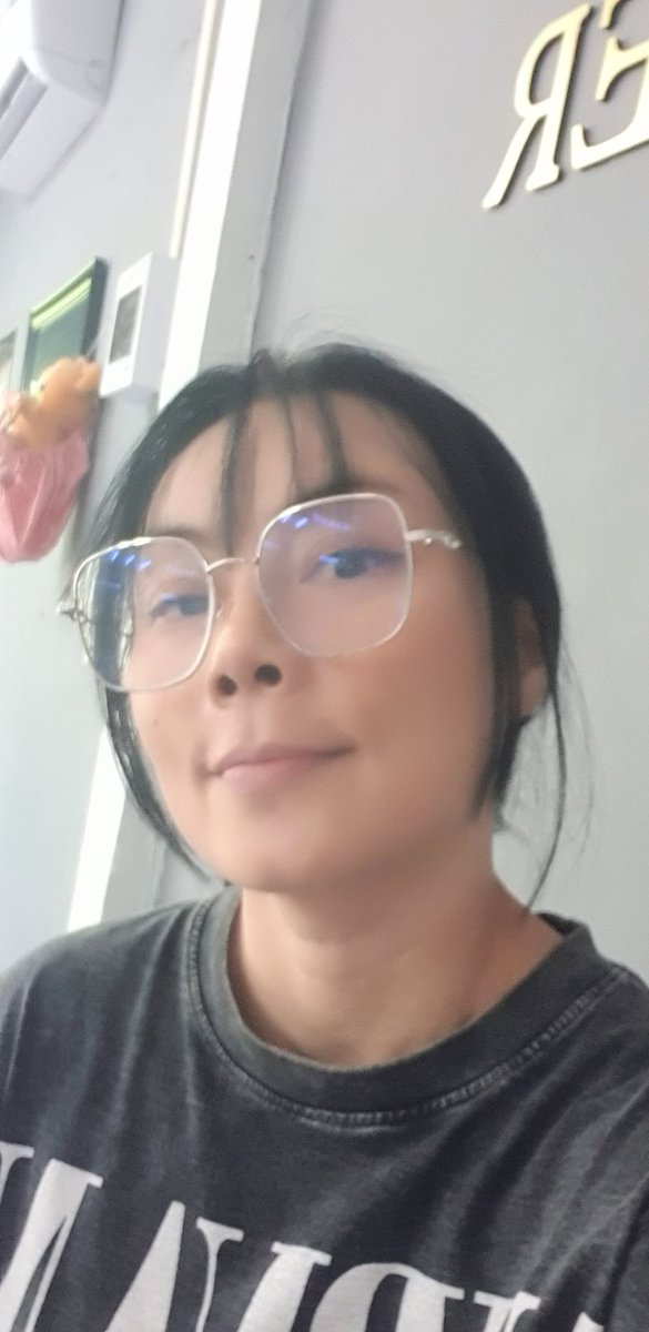 Jeejee14524338's tweet photo. มือดีนะเนี่ยตัดผมเองเลย https://t.co/Ui1vwjWvye