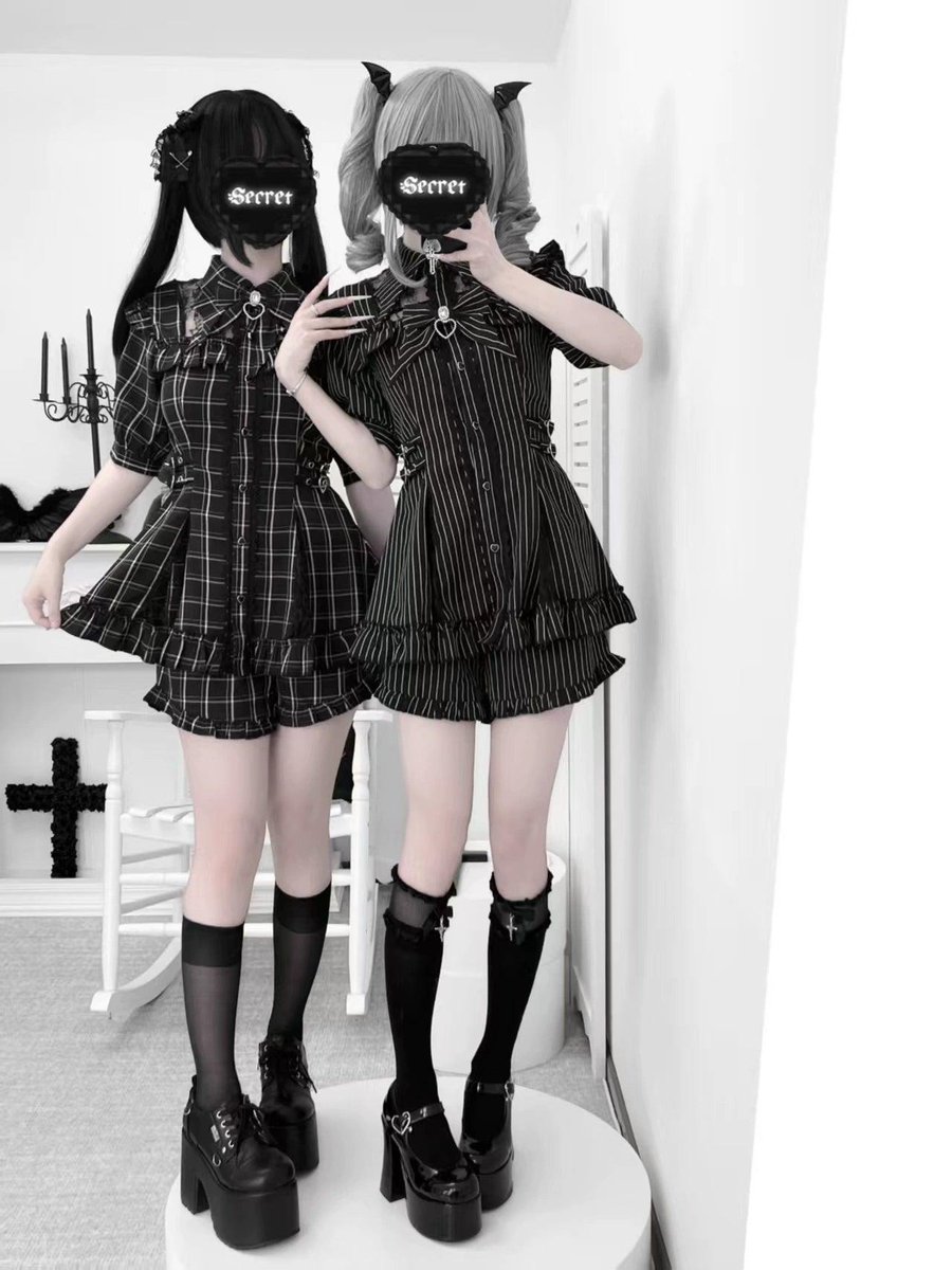 honeywardrobe07's tweet image. &lt;New In&gt;
This Jirai Kei Set Up balances lace and edge—sweet on top, structured below 🖤 A soft grunge look you can wear every day.
Shop now: honeywardrobe.com/collections/20…
#HoneyWardrobe #JiraiKei #SoftGrunge #AltStyle