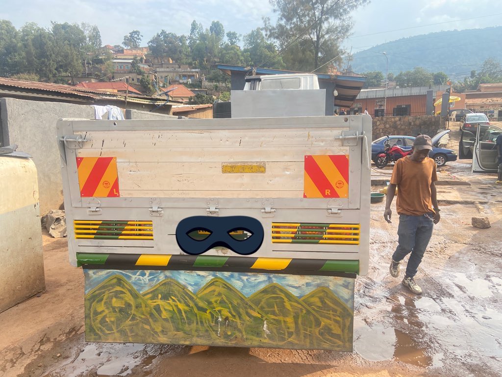 Iyi fuso irikugurishwa 30M ubaye uyishaka wambwira . Niyose 👌umurara urikuyigurisha yigiriye mugihugu mwita ikisezerano. Nyandikira DM cg kuriyi number 0786653000 niba uyishaka👍