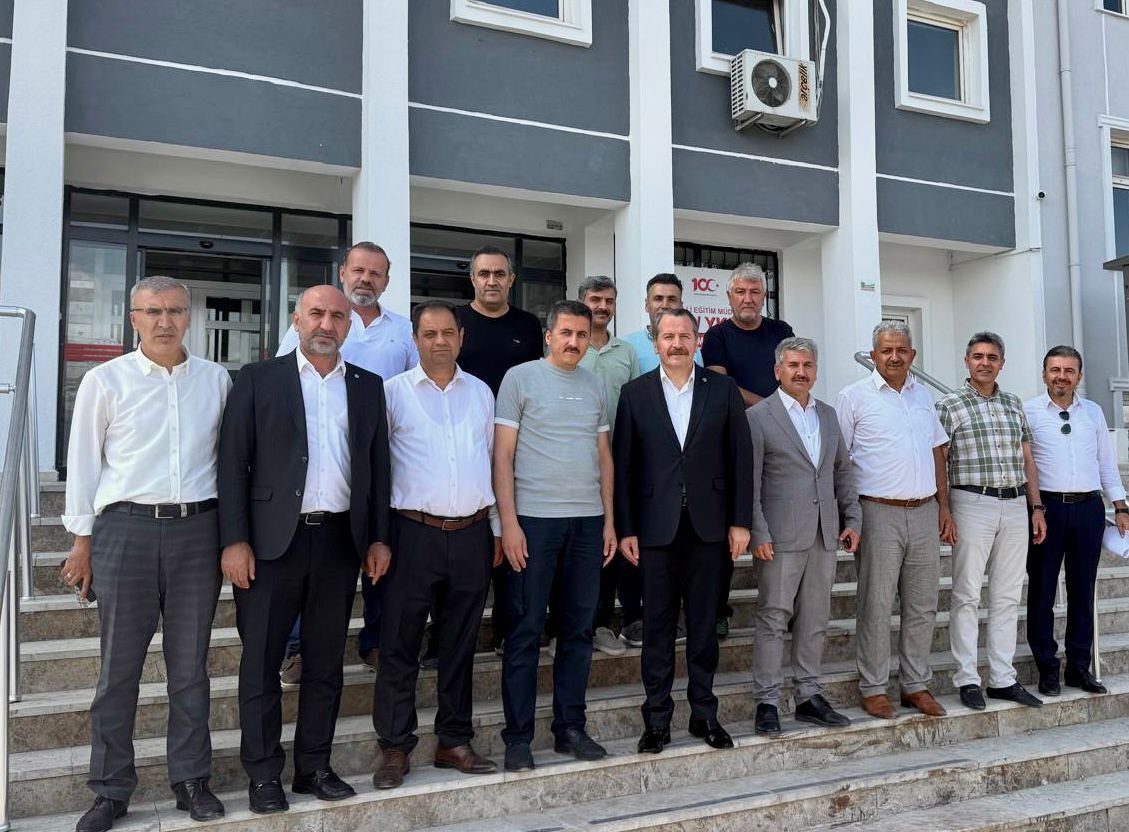 ▪️Memur-Sen Malatya İl Temsilciliğimizde teşkilatımızla istişare ettik

▪️Kurum ziyaretlerinde çalışma odalarına uğradık ve hasbıhal ettik.

Hüseyin Söylemez Başkanımızın şahsında tüm teşkilat yönetimlerimizi başarılarından dolayı tebrik ediyorum.