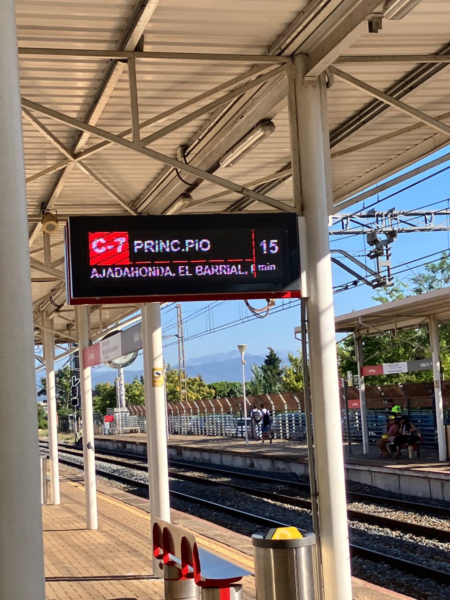 AlexOteiza's tweet image. Otro día más, C10 inexistente. Planificado a las 09:47, según la app llegaba en 3 minutos y ni se le ve ni se le espera.
Ahora a tener coger el coche para ir a trabajar al centro. y tarde. hasta los santísimos de vuestro servicio inexistente.
@CercaniasMadrid @PlataformaPucha