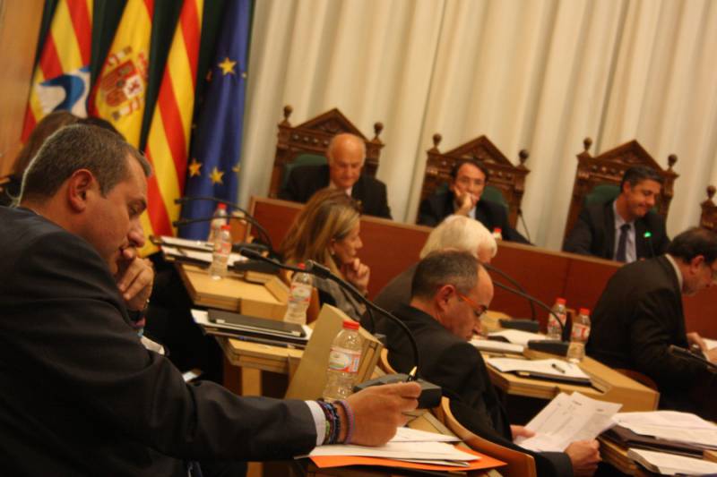 Bon dia #Badalona: La justícia decidirà dotze anys després si un exregidor d’Albiol va extorsionar immigrants a canvi de no tancar-los locals t.ly/Qy0Gl