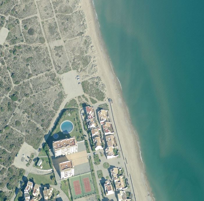CIArquitectonic's tweet image. Hui en #dimartsdepaisatge, Susana Lobo ✍️ analitza en ANUARI d´arquitectura i societat, el problema de la costa portuguesa, que es pot fer extensiu a la costa mediterrània:
Quina costa: resort o recurs ?..🏨..🤔..🏝️
doi.org/10.4995/anuari…
@PoliPapers @UPVEditorial