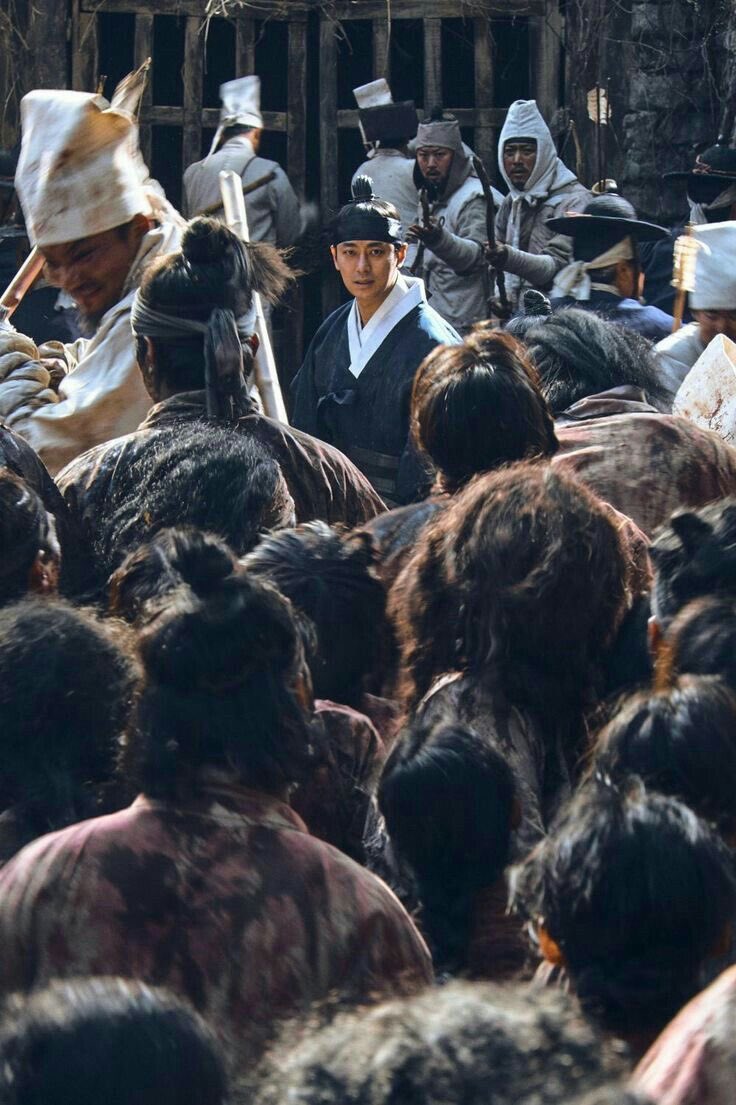 biskuitlemon's tweet image. THE STANDARD 👑