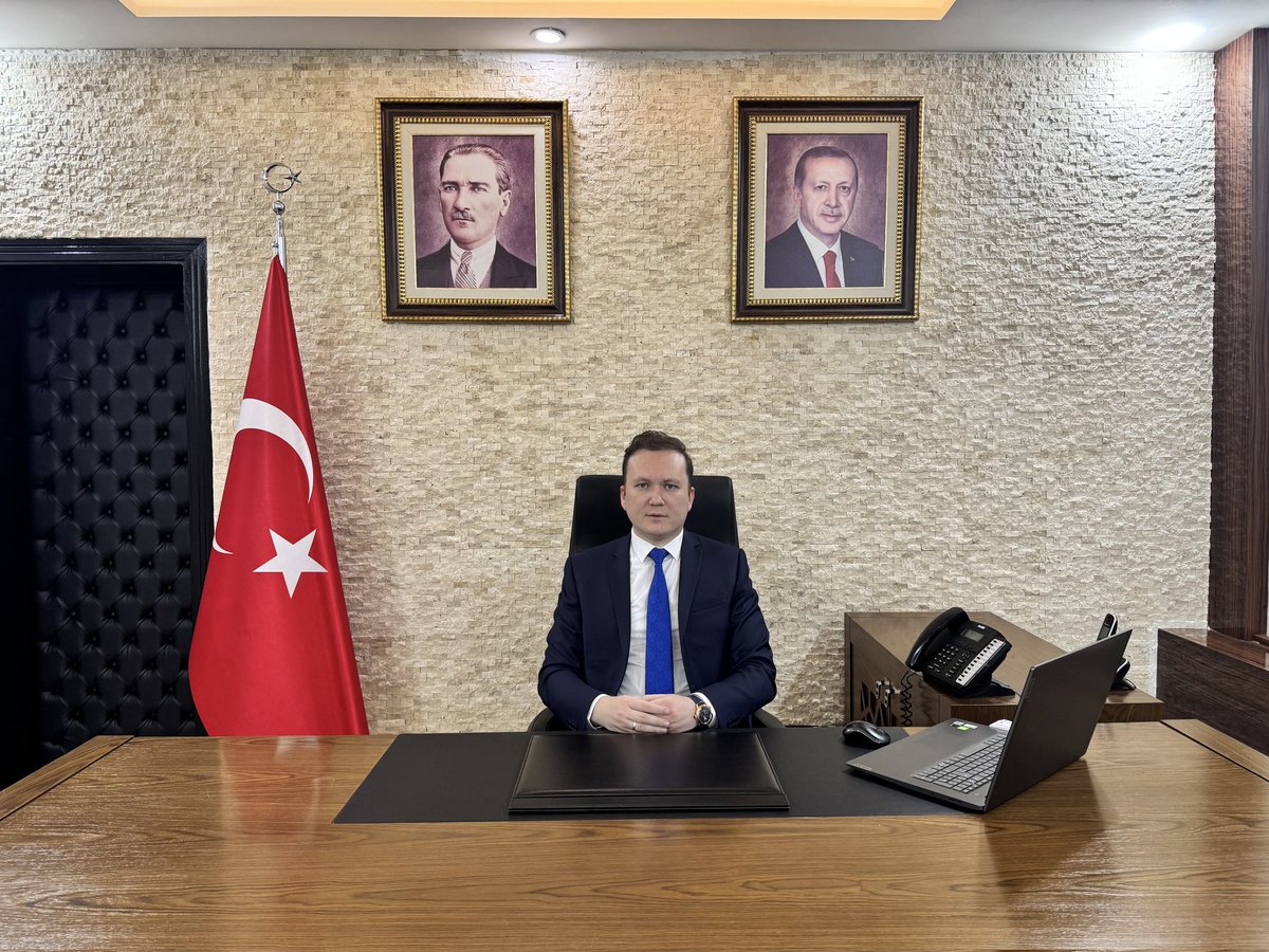 kaymakamyesilli's tweet photo. Sayın Kaymakamımız Mehmet Sadık KILIÇ'ın 15 Temmuz Demokrasi ve Milli Birlik Günü Mesajı 

https://t.co/PcYJXskp9C

https://t.co/UGhMZjlbv5

@TC_icisleri 
@iletisim https://t.co/6f0oSFuSRc