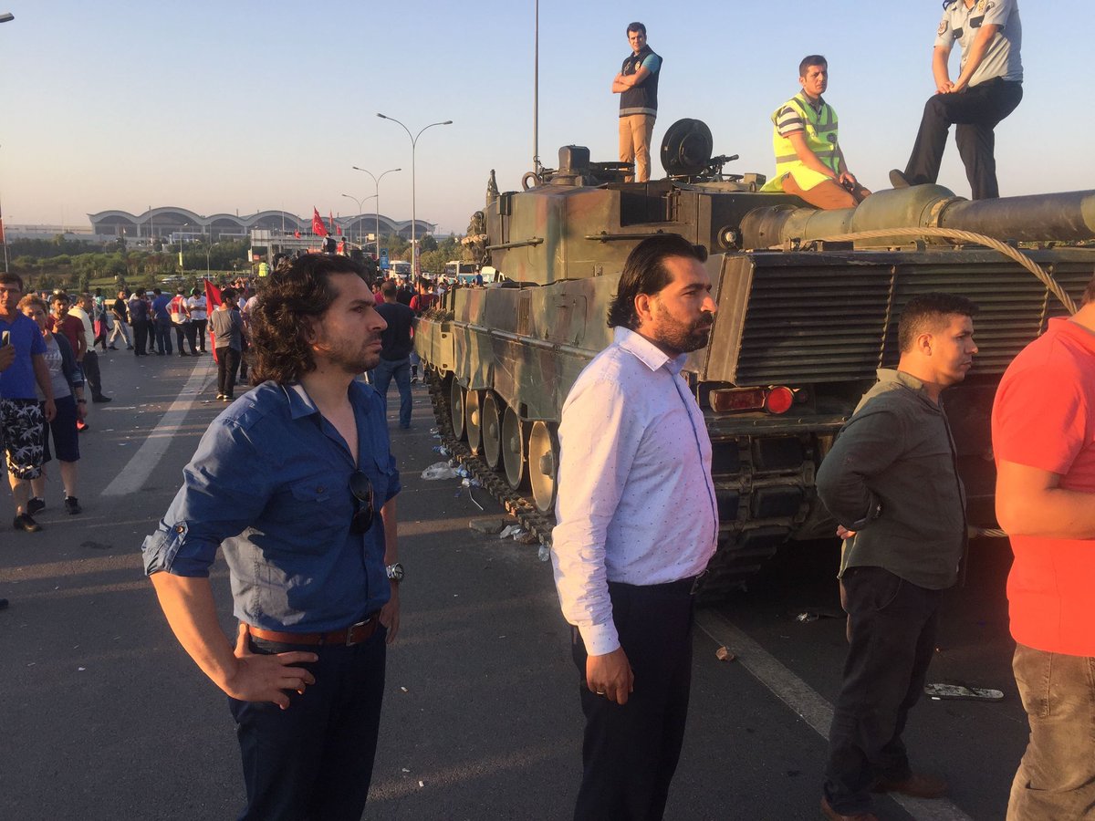 malieminoglu's tweet photo. Millet ve Devlet omuz omuzda Karanlıklardan aydınlığa çıktığımız bir saban #15Temmuz https://t.co/WxNM4VylEI