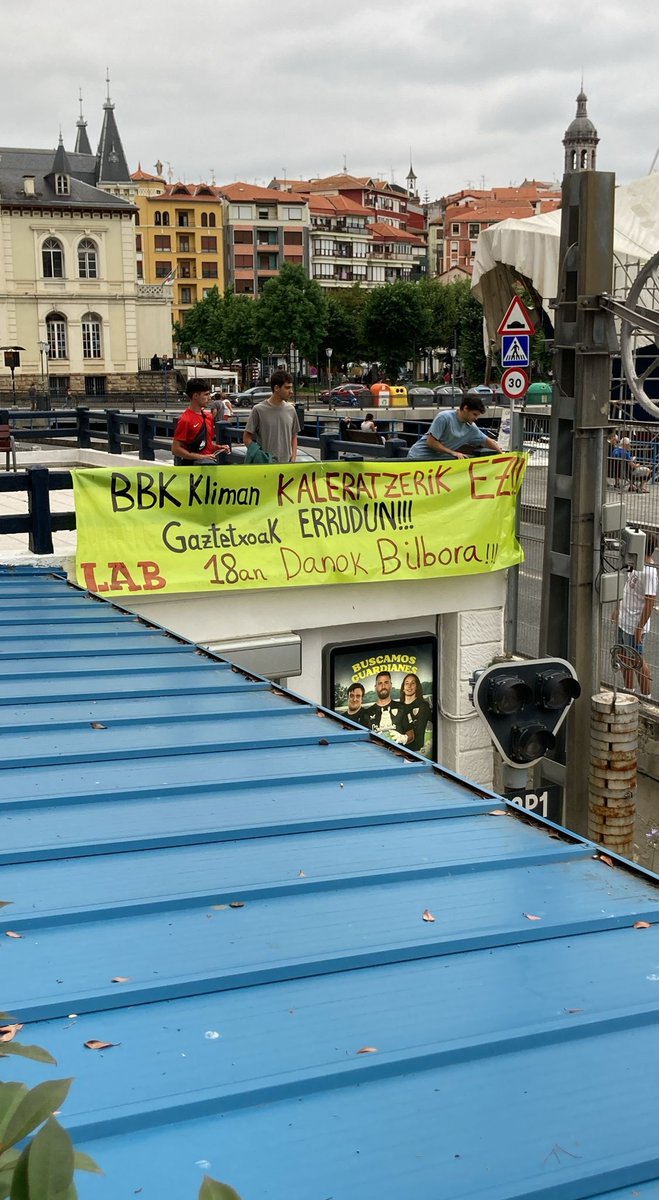LAB Soziokomunitarioa Bizkaia (@labsozbiz) on Twitter photo ๐BBK kliman <a href="/Gaztetxoak/">Gaztetxoak Hezkuntza Mugimendua</a> egindako kaleratzeen kontrako kontzentrazioa Bilbon.
๐ฅBizkaiko Foru Aldundiaren aurrean BBK-ko egoitza alboan.
๐๏ธOstiralak 18 -11:30-
Batu langileekiko elkartasun kontzentrara๐ฉ ๐BBK kliman <a href="/Gaztetxoak/">Gaztetxoak Hezkuntza Mugimendua</a> egindako kaleratzeen kontrako kontzentrazioa Bilbon.
๐ฅBizkaiko Foru Aldundiaren aurrean BBK-ko egoitza alboan.
๐๏ธOstiralak 18 -11:30-
Batu langileekiko elkartasun kontzentrara๐ฉ