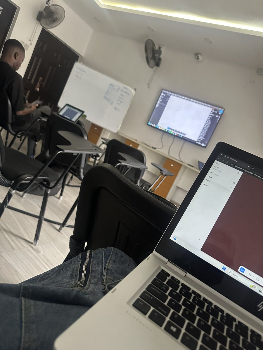 OladejiXP's tweet image. Hey, I’m Oladimeji. 

I’m learning UI/UX design from the ground up.

I’m sharing my journey publicly:
• the ugly drafts
• the breakthroughs
• the real work it takes to design better products

Follow along if you love clean design, feedback loops, and building in public.
#UIUX