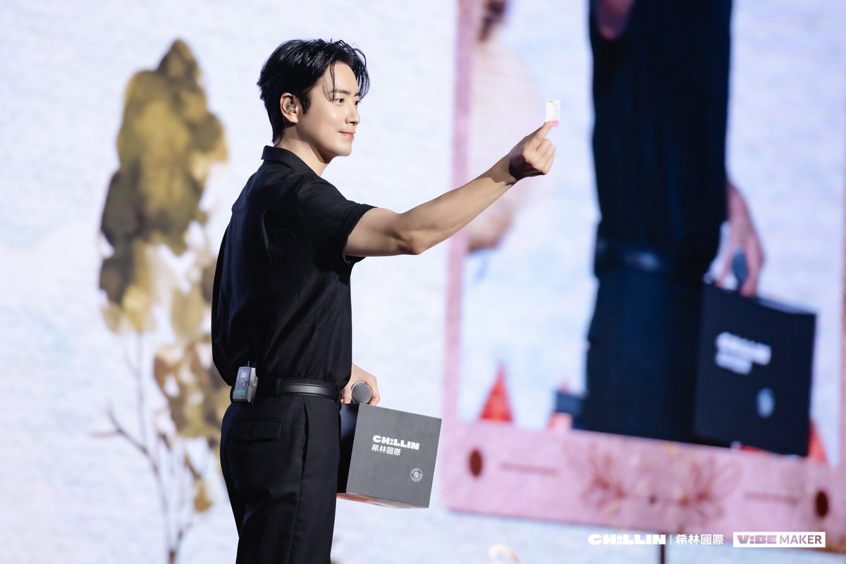 chillin_taiwan's tweet photo. 【2025 LEE JUN HYUK ‘LET ME IN’ IN TAIPEI】
​
謝謝 JUPITER 們準備的驚喜
希望那天歡樂真摯都可以在大家心中停留很久很久
也期待牛奶香草天使很快就能再來大啖他最愛的小籠包😍
​
𝄪 更多照片 https://t.co/giqBf9zdeu
​
𝄪 福利合照也寄到合照者的信箱囉✉️ 

#이준혁 #LEEJUNHYUK #李浚赫 #LETMEIN https://t.co/EUTtCLF3rI