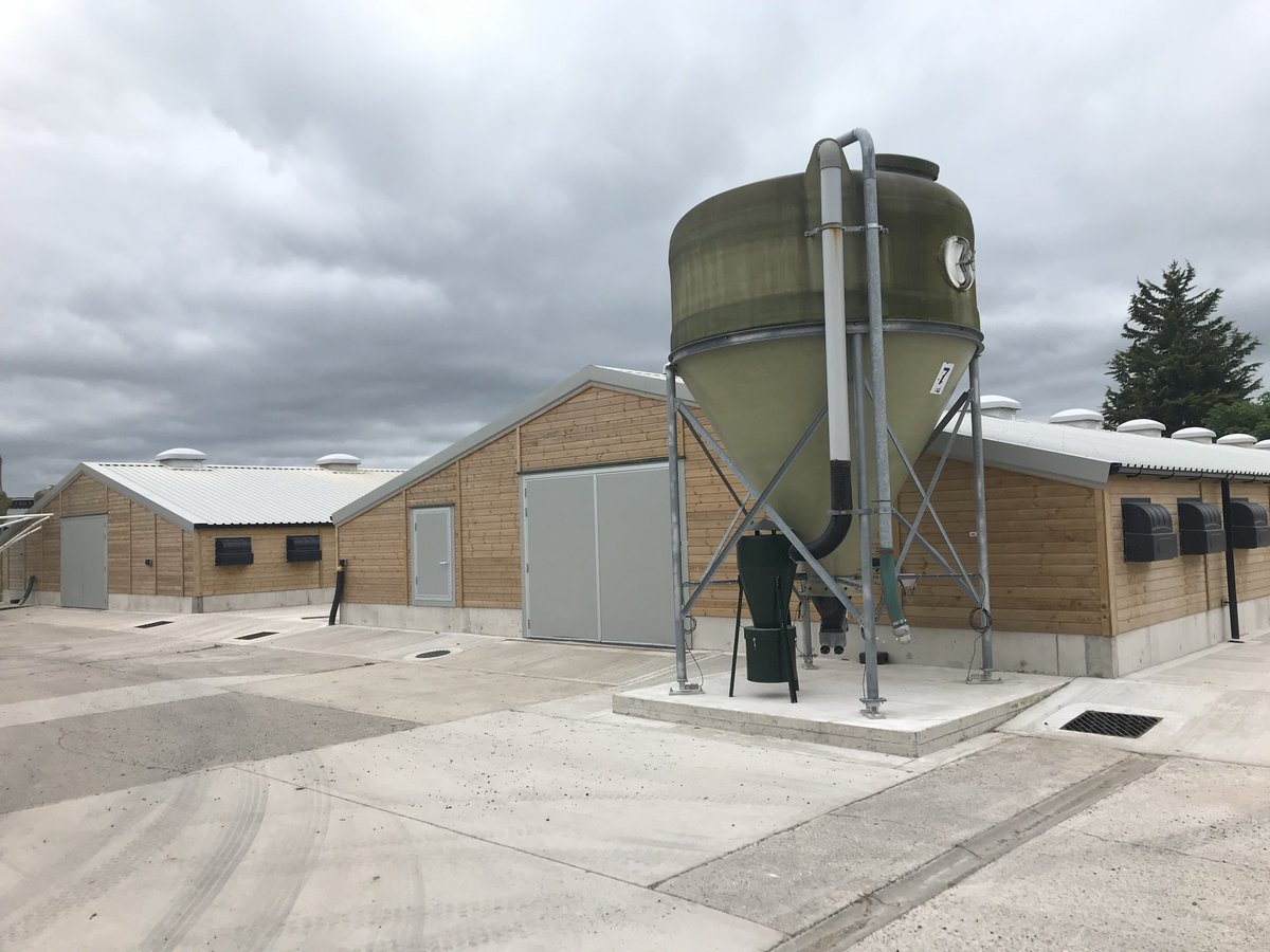With effective ventilation vital for poultry health, Hydor designs and manufactures bespoke ventilation solutions tailored to meet the unique needs of each farm.

Our products are designed to create the ideal environment whether you’re building from scratch or upgrading🐓