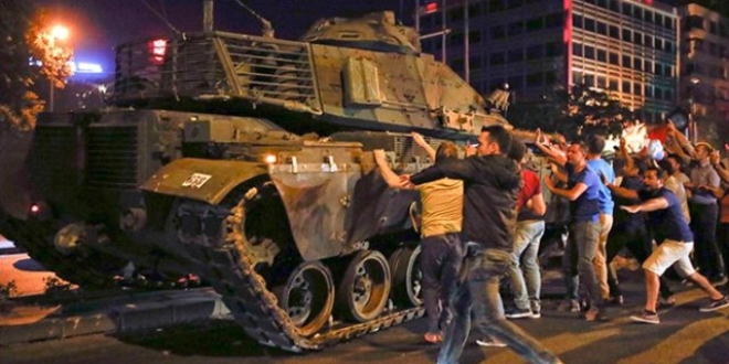 🇹🇷 15 Temmuz'u Unutmadık, Unutturmayacağız!

O gece gökyüzünü hain kurşunlar değil, milletimizin duaları aydınlattı. 
Tanklara karşı duran yürekler, bayrağımıza gölge düşürmedi. 
Biz de o gün meydanlardaydık; vatan için, bayrak için, ezan dinmesin diye!

#15TemmuzDestanı