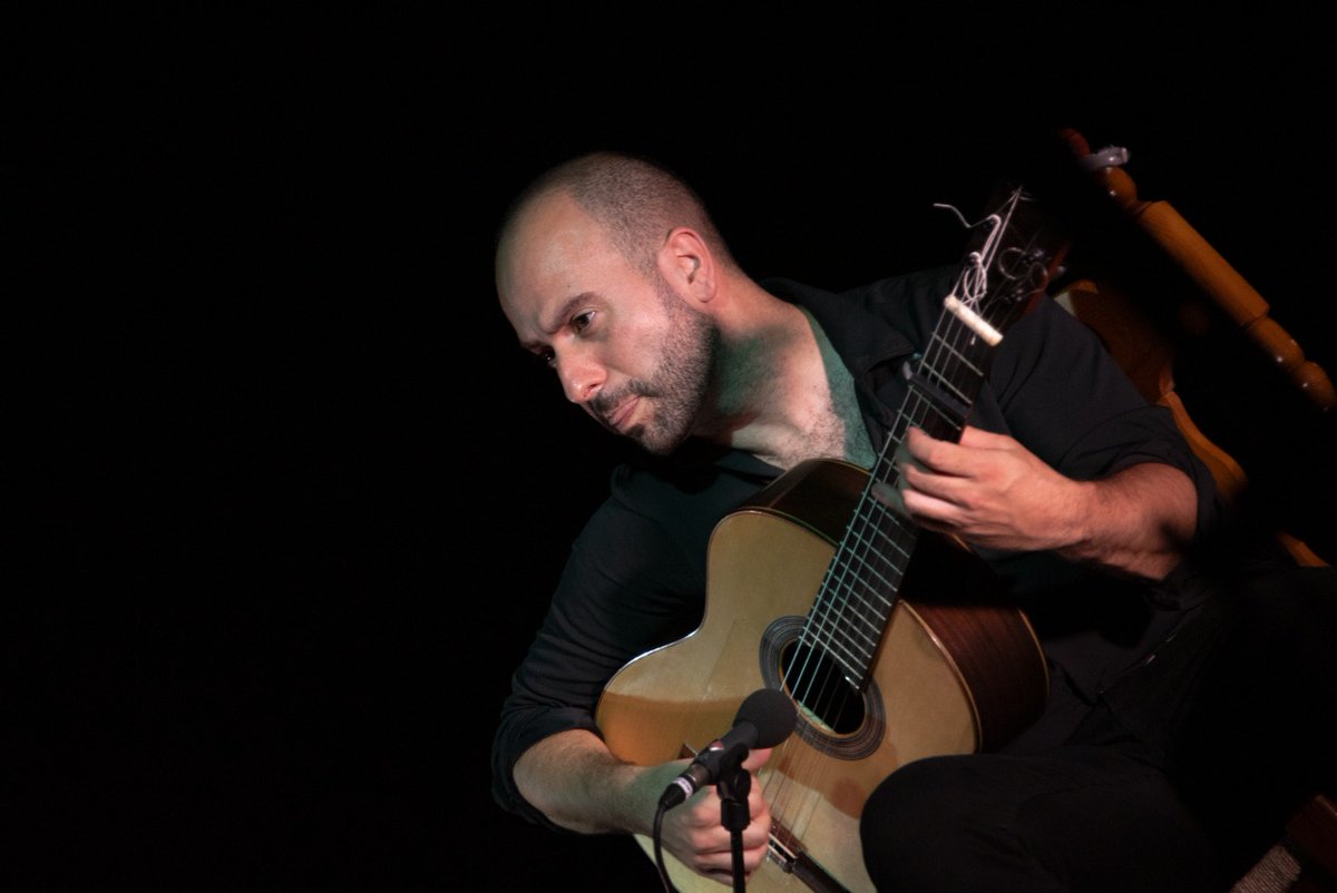 🎤 Rocío Luna, Lámpara Minera 2023, trae al #FEX2025 su voz llena de verdad y tradición. Una de las grandes promesas del flamenco actual, con una carrera forjada entre premios, estudios y escenarios.

📸  José María González
#Flamenco #GranadaEsCultura

Preguntar a ChatGPT