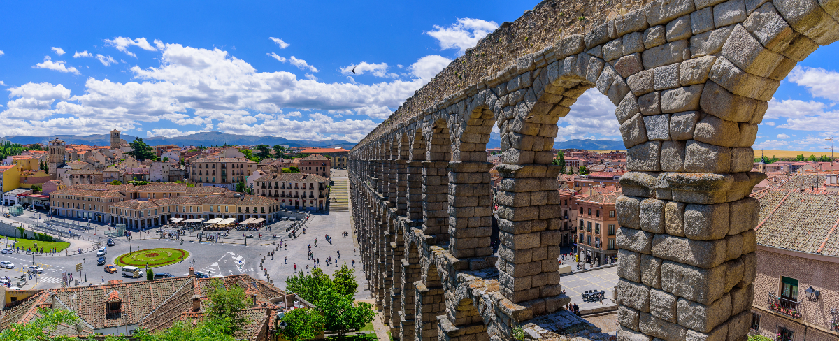 ¿Por qué emprender en Segovia es una buena idea?

🎯 Por su ubicación estratégica.
🏢 Por el apoyo institucional al emprendimiento.
🌳 La calidad de vida.
🔗 Su red de asociaciones empresariales.
🎓 Puedes encontrar desde Universidades hasta escuelas de negocio.