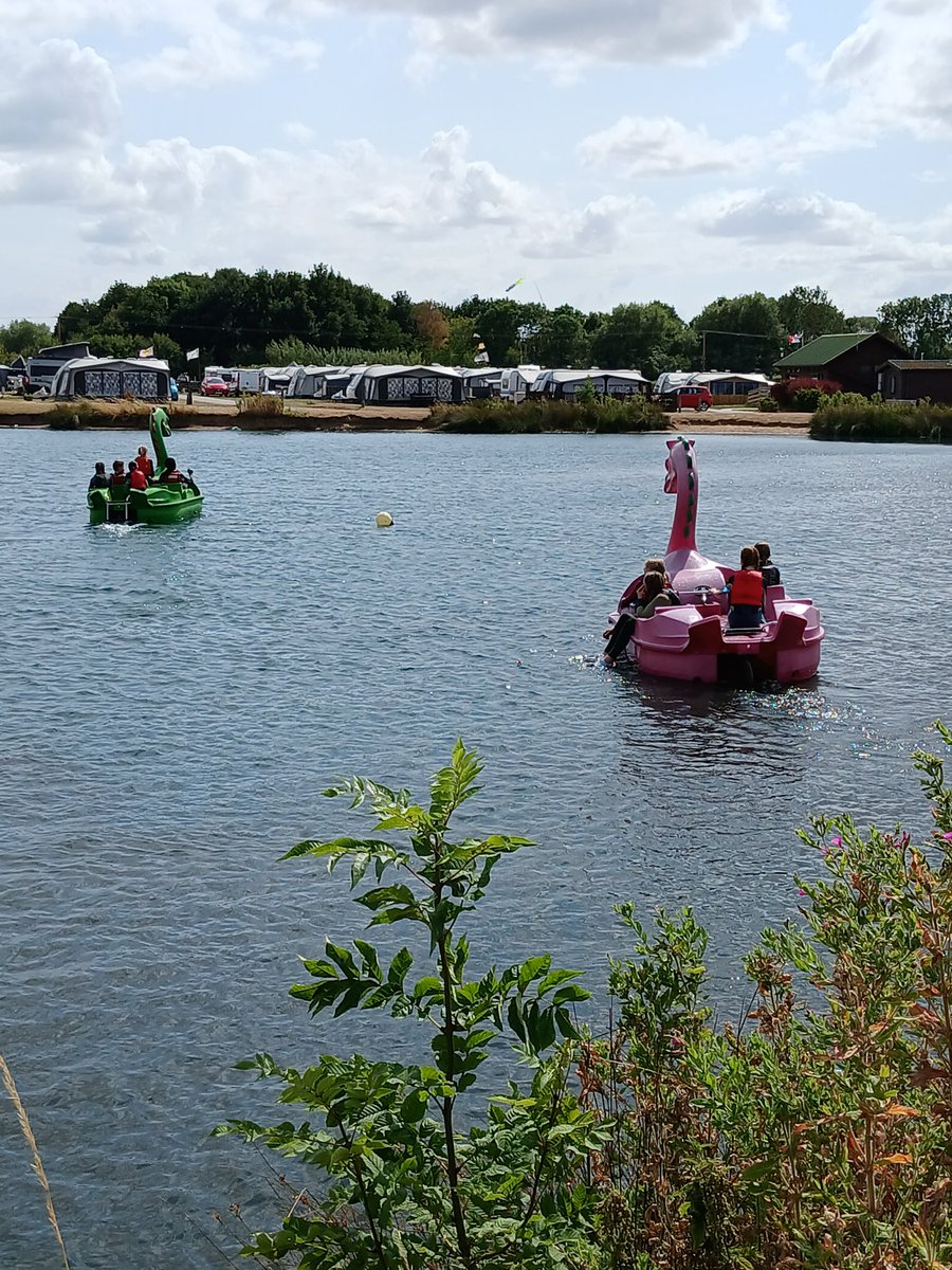 AstonClintonSch's tweet photo. Year 6 had a fantastic first day on their residential ☀️ https://t.co/L6PEXCyM3Q