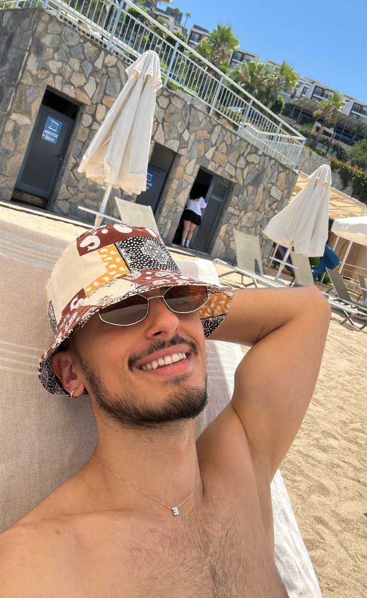 ycnemre's tweet photo. 4 gün ülke gündemine bakmadan tatil 🫡 https://t.co/XG0y5MqAcg
