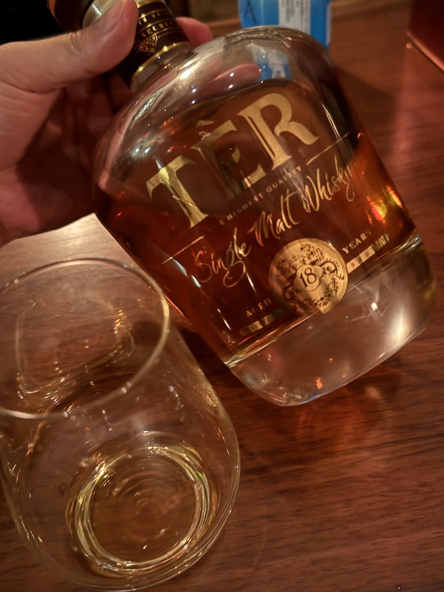 堀江さんがブータンのシングルモルトウイスキーを持ち帰ってきてくれたんだけど美味かったなう！