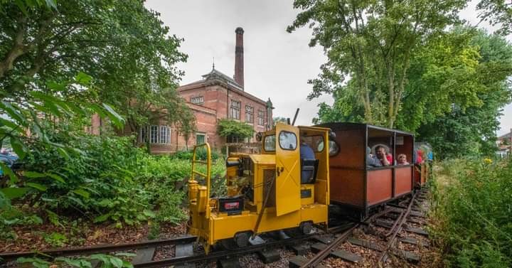 Today over at Abbey Pumping Station its the first of our Summer Holiday Railway Days! Enjoy a ride behind the diesel driven Narrow Gauge Railway for just 50p! 🌞🚂

leicestermuseums.org/event-details/…

#AbbeyPumpingStation #Leicester #summerholidays #RailwayDays #familyfun #LeicesterMuseums