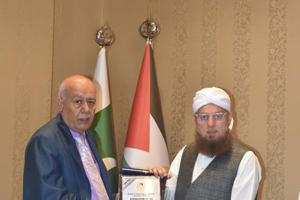 IamAbdulHabib's tweet image. FGRF with the Ambassador
Standing in solidarity with our Falasteen brothers and sisters. FGRF’s meeting with the Ambassador marks another step towards impactful and compassionate relief work.
#FGRF #AmbassadorMeeting #HopeAndHelp #TogetherWeCan #Dawateislami