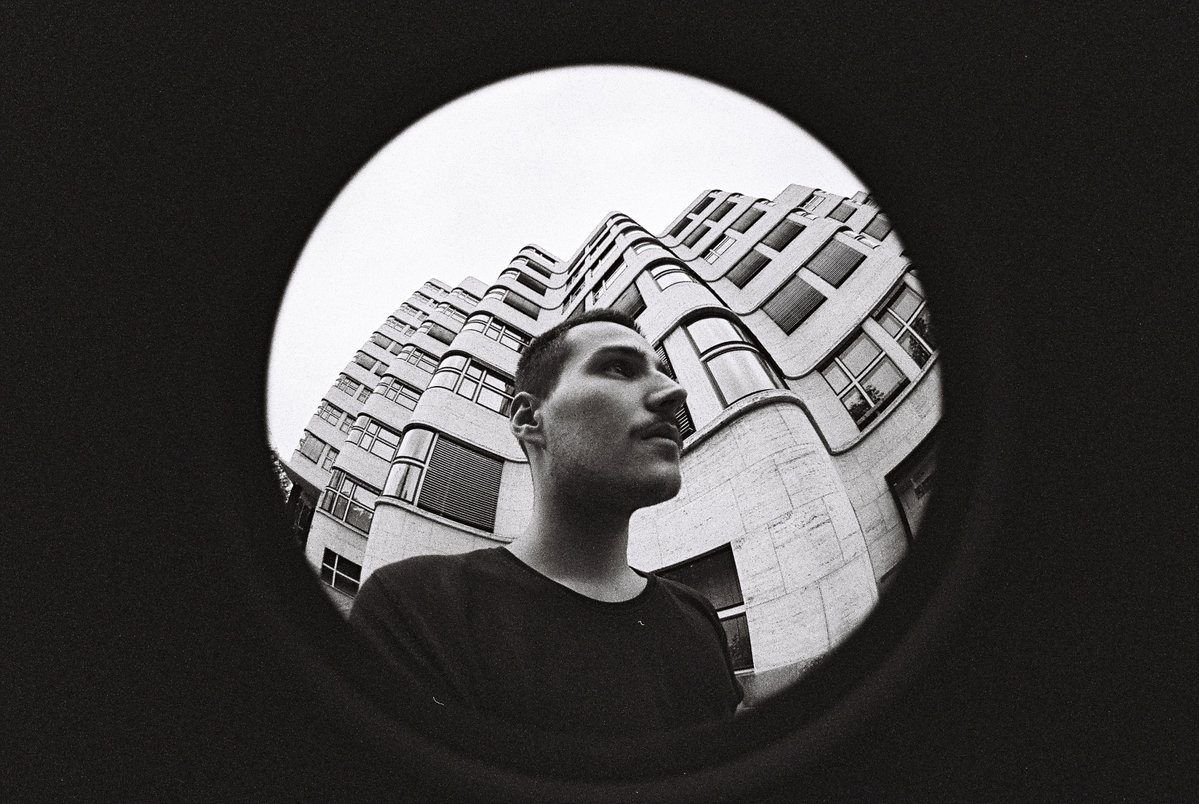 alexkibb_'s tweet image. Press photos for electronic music artist AVEM