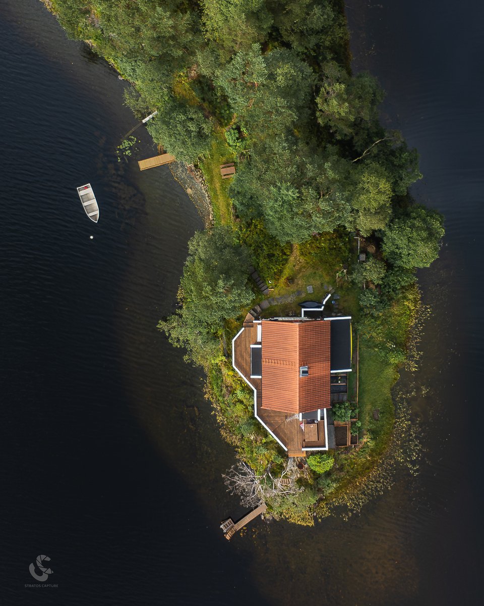 StratosCapture's tweet photo. Vestland, Norwegia. DJI Mini 2.
#norway #vestlandnorway #dronephotography #djimini2 #droneview #kalandseidet #fana #norwaytravel #natureshots #dronestagram #aerialview #visitnorway #norgebilder #landscapephotography #droneheroes #bergen https://t.co/ylZA7EIS4o