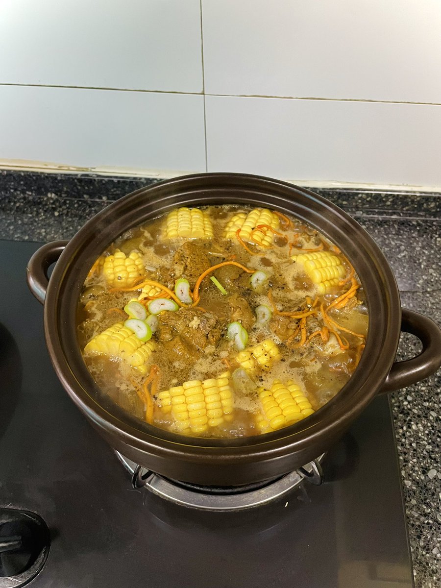 Seaquark's tweet image. Today was my first time trying red squid, and wow, it was even more delicious than I expected. I also made a lamb soup.