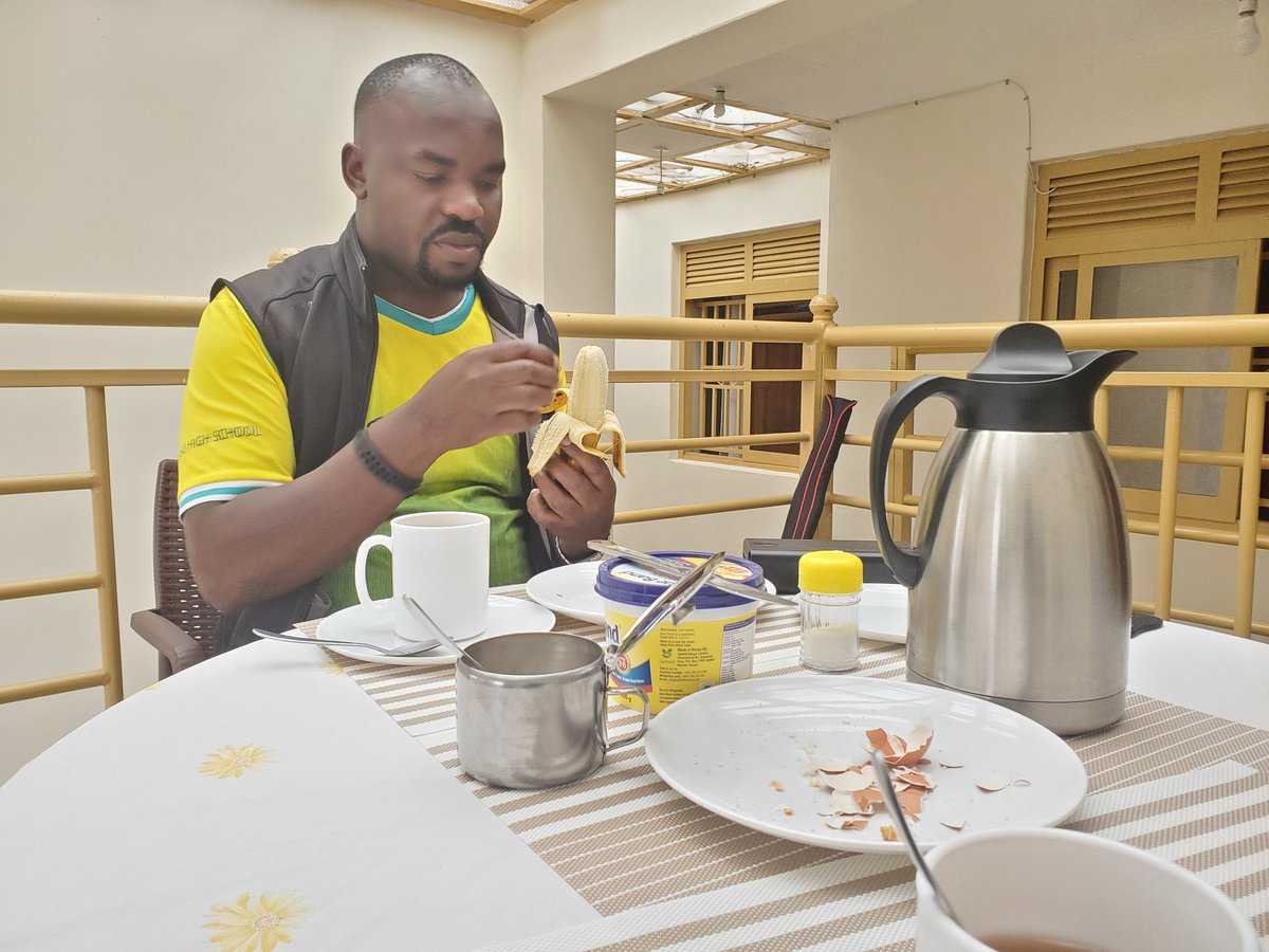 JabbiLive's tweet image. One who eats alone can not discuss the taste of the food with others. #AfricanProverb This post is not about food.