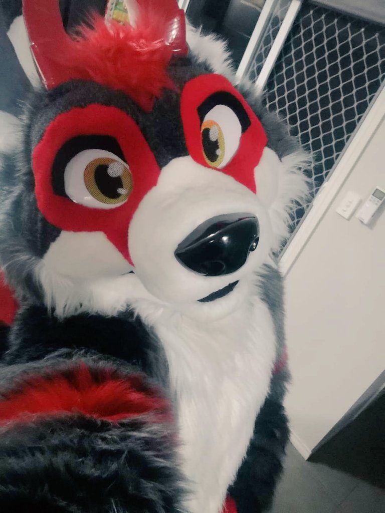 ZaroskiW's tweet image. Need hugs please ~ ❤️