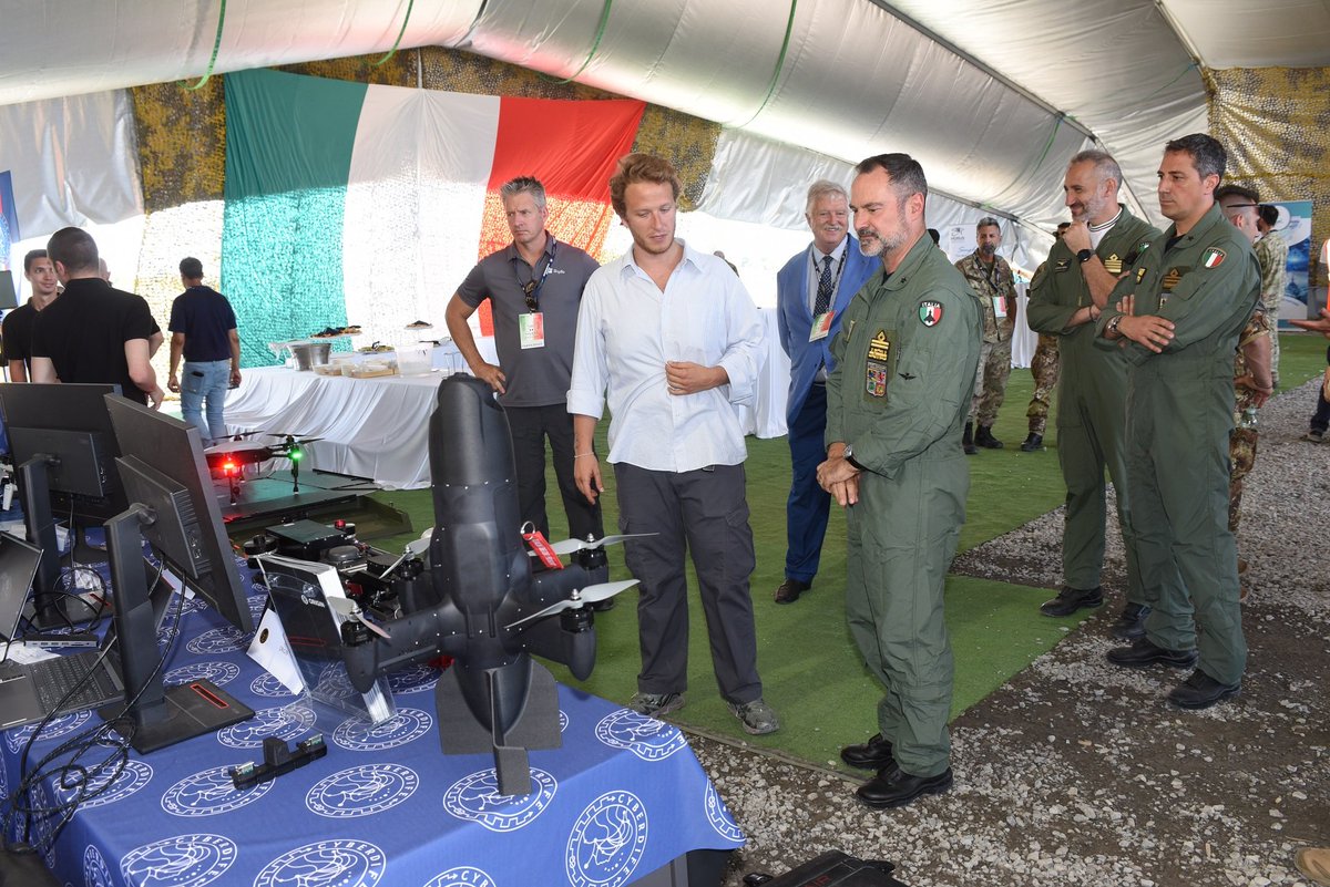 CiroNappi6's tweet image. Origin Robotic Blaze AI enhanced high explosive fast droneceptor, shown during a workshop organized by Italian Air Force.
Italian Defence effort on both offensive and defensive UAS capabilities are significant, creating mobile units and teams equipped with drones and interceptor