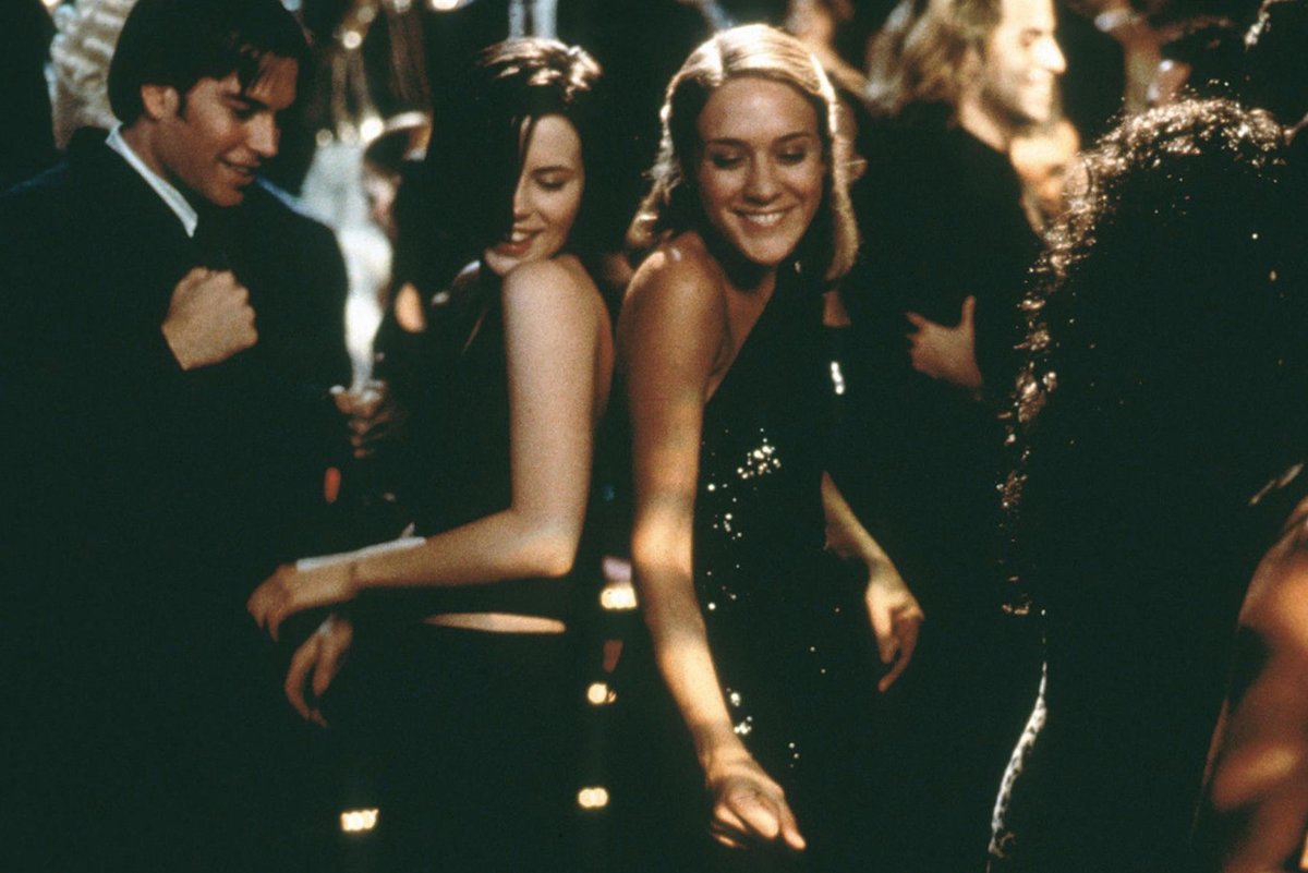 LostReelsUK's tweet image. From its bravura disco-set opening to exhilarating end credits (the best ever made?) THE LAST DAYS OF DISCO is “two hugely entertaining hours…brilliantly funny.” From 35mm + live @whitstillman Q&A @HOME_mcr and Tyneside Cinema on July 23/24. Buy now: lostreels.co.uk/whitstillmanto…