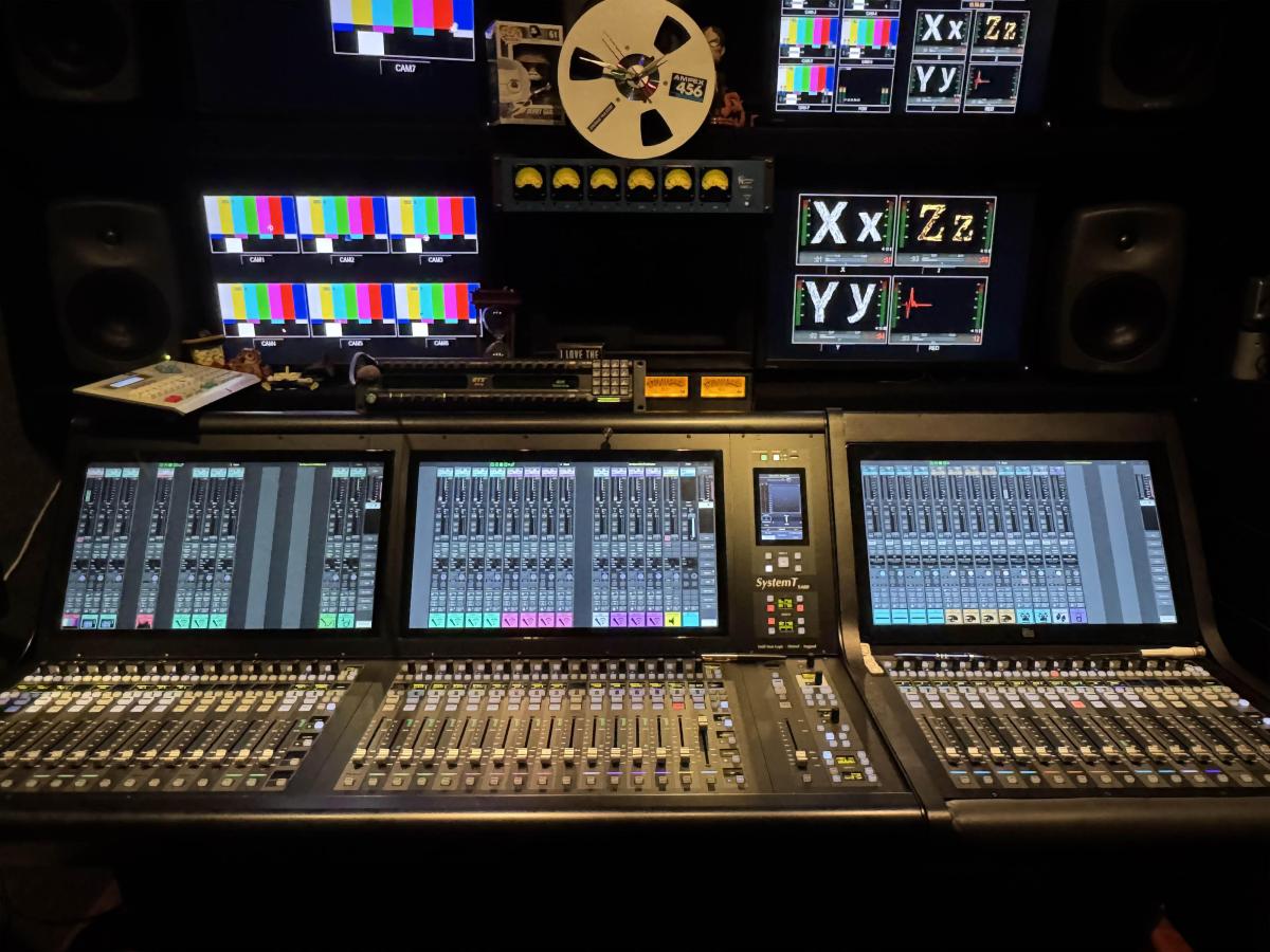 instalia_eu's tweet image. 🎛️ @NBCUniversal Stamford apuesta por la consola System T de SSL para transformar su producción de audio en directo.
Disponible en España por @ZentralMedia.
🔗 acortar.link/9Ya0Tf
#SystemT #SolidStateLogic #AudioProfesional  #ProducciónTV
Publicado por redacción #instaliaEU