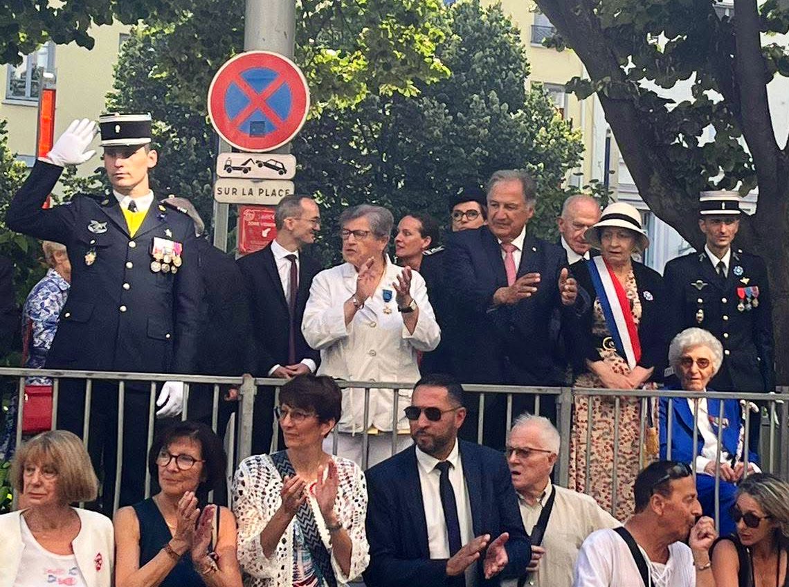 Collectif Saint-Étienne Ensemble 2026 (@saint_2026) on Twitter photo 🔵⚪️🔴 Nous étions rassemblés à #SaintÉtienne pour célébrer la fête nationale du 14 juillet.
Nous saluons l’unité nationale autour des valeurs de Liberté, d’Egalité et de Fraternité.
En cette année 2025, le <a href="/BleuetFrance/">Bleuet de France</a> célèbre son centenaire. ⤵️ 🔵⚪️🔴 Nous étions rassemblés à #SaintÉtienne pour célébrer la fête nationale du 14 juillet.
Nous saluons l’unité nationale autour des valeurs de Liberté, d’Egalité et de Fraternité.
En cette année 2025, le <a href="/BleuetFrance/">Bleuet de France</a> célèbre son centenaire. ⤵️