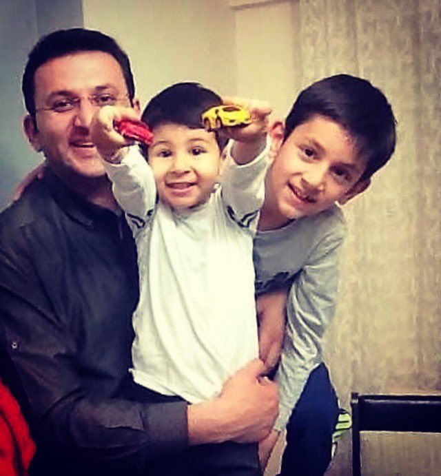 #15temmuz gecesi gözlerinde bir veda, dilinde tekbirlerle yürüdün şehadete…
Bir milletin uyanışına mühür,
Bir bayrağın göğe çekilişine feda oldun.
Rahmet ve özlemle! 
9.yıl 🇹🇷 #sehitözgürgencer