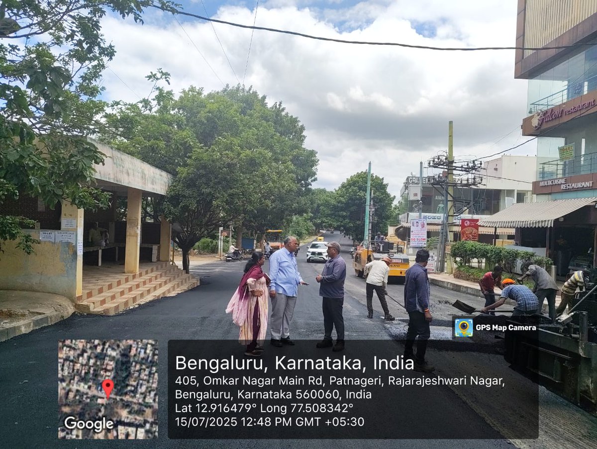 Asphalting work is in progress on #Pattanagere Main Road in Rajarajeshwari Nagar Zone to ensure smoother commute and better road conditions.

#BBMP #BBMPCares #DKShivakumar #bbmpchiefcommissioner #RRNagar