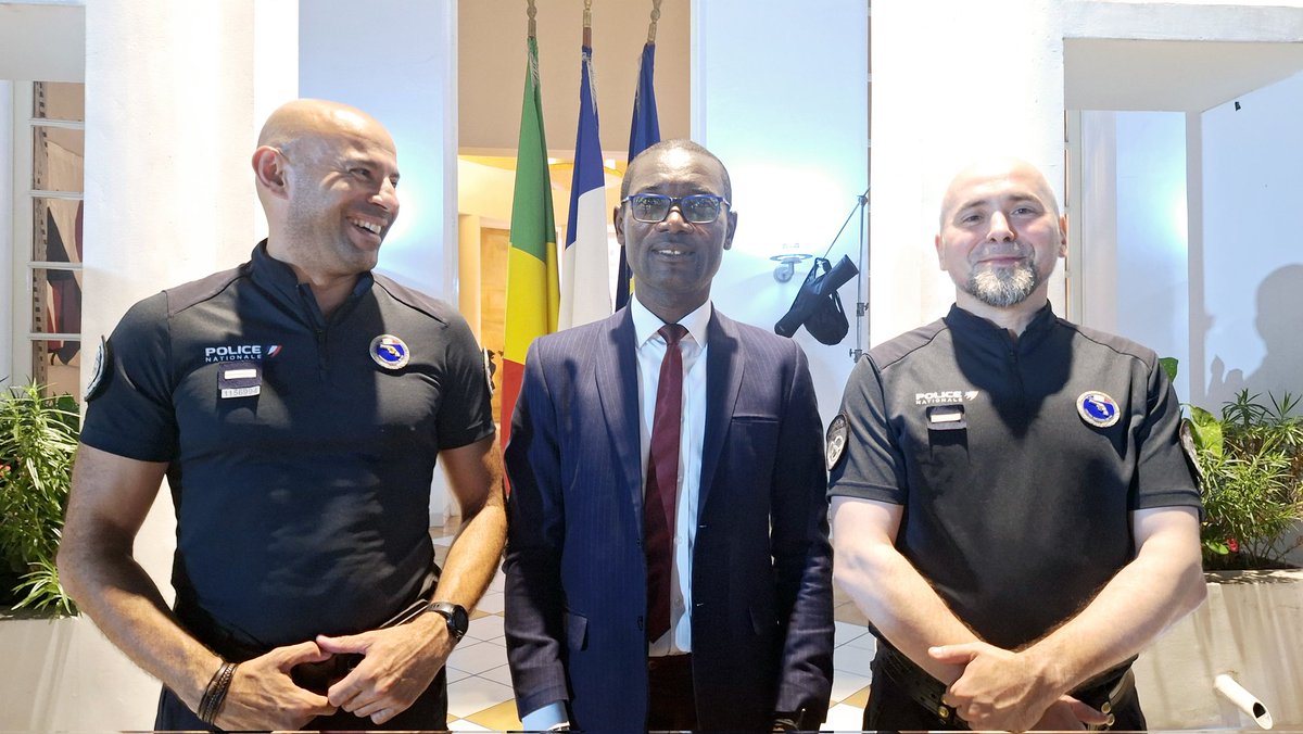 [ INSTANT 14 JUILLET ]
Retour sur la célébration du 14 juillet, fête nationale française, au domicile de l'Ambassadrice de France, Madame Claire BODONYI
#14juillet2025 🇫🇷